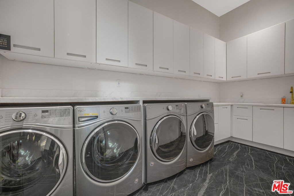 1369 Londonderry Place - Photo 48