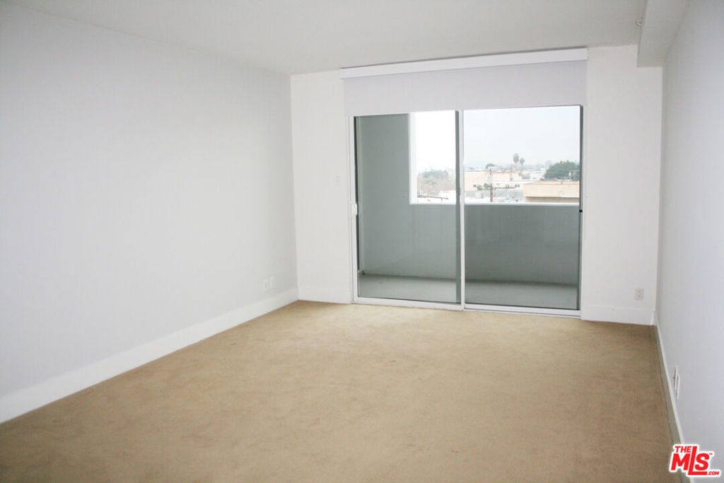 304 S Elm Drive - Photo 21
