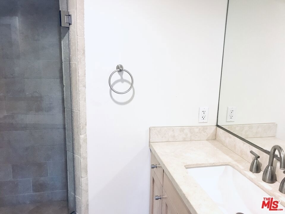 304 S Elm Drive - Photo 28