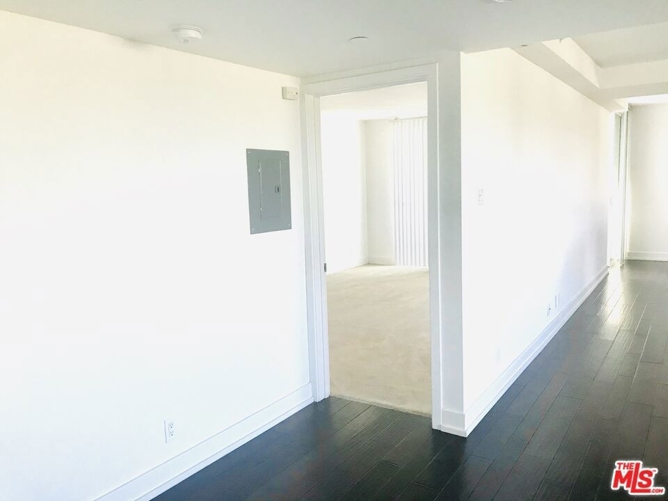 304 S Elm Drive - Photo 14