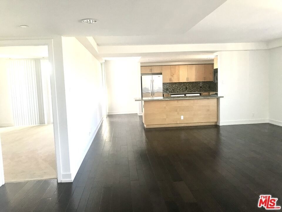 304 S Elm Drive - Photo 11