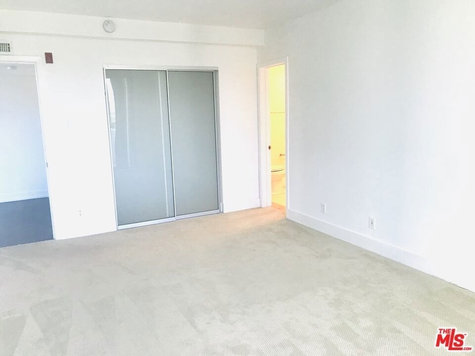 304 S Elm Drive - Photo 15