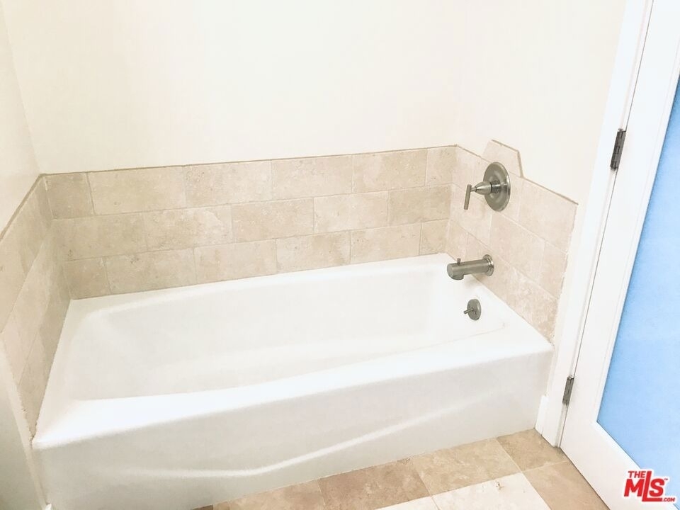 304 S Elm Drive - Photo 18