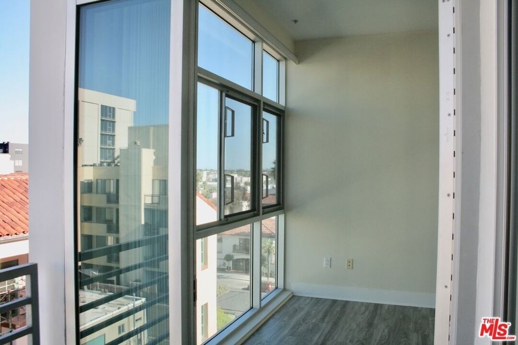 1241 5th Street - Photo 4