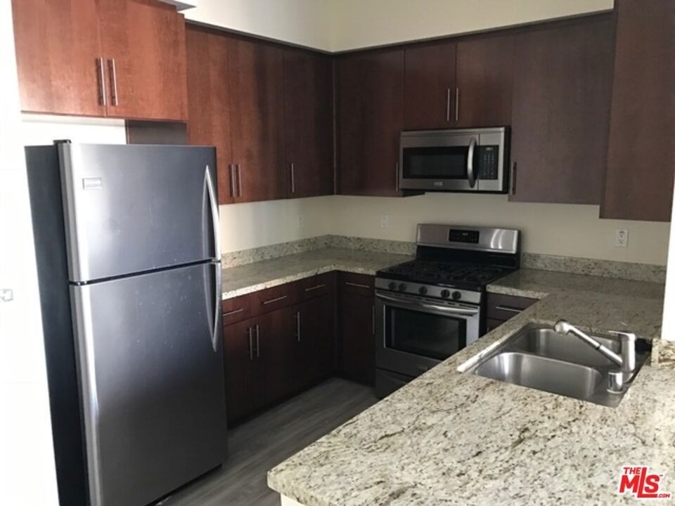 1241 5th Street - Photo 6