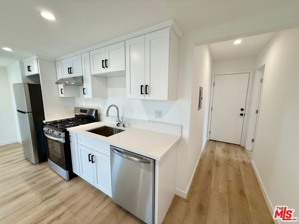 1021 Venice Boulevard - Photo 9