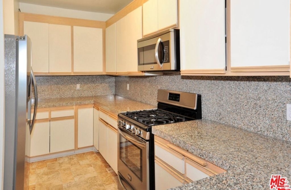 2222 Beachwood Drive - Photo 5