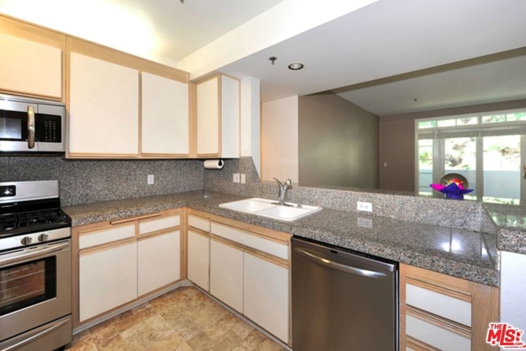 2222 Beachwood Drive - Photo 7