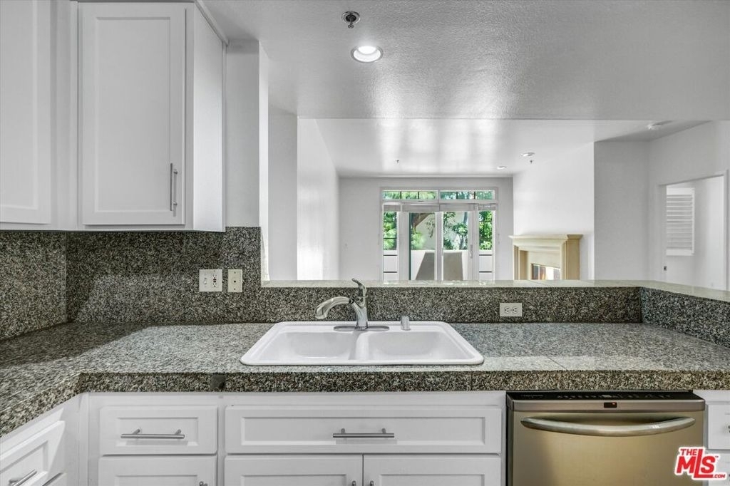 2222 Beachwood Drive - Photo 20