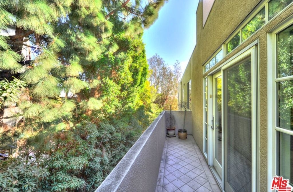 2222 Beachwood Drive - Photo 8