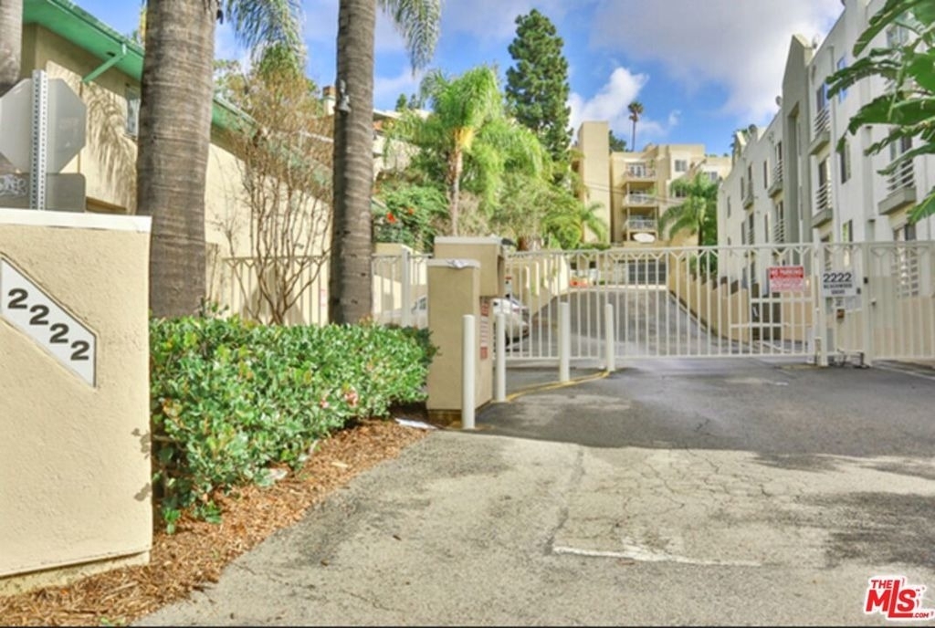 2222 Beachwood Drive - Photo 44