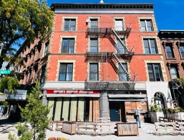 73 Saint Marks Avenue - Photo 9
