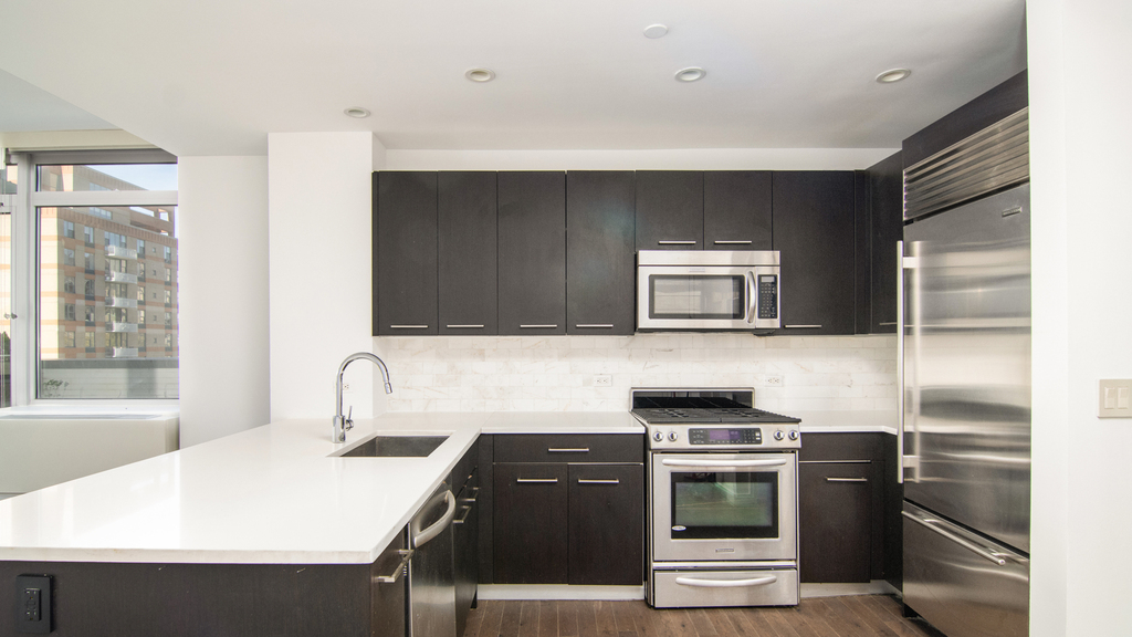 321 W 110th St - Photo 8