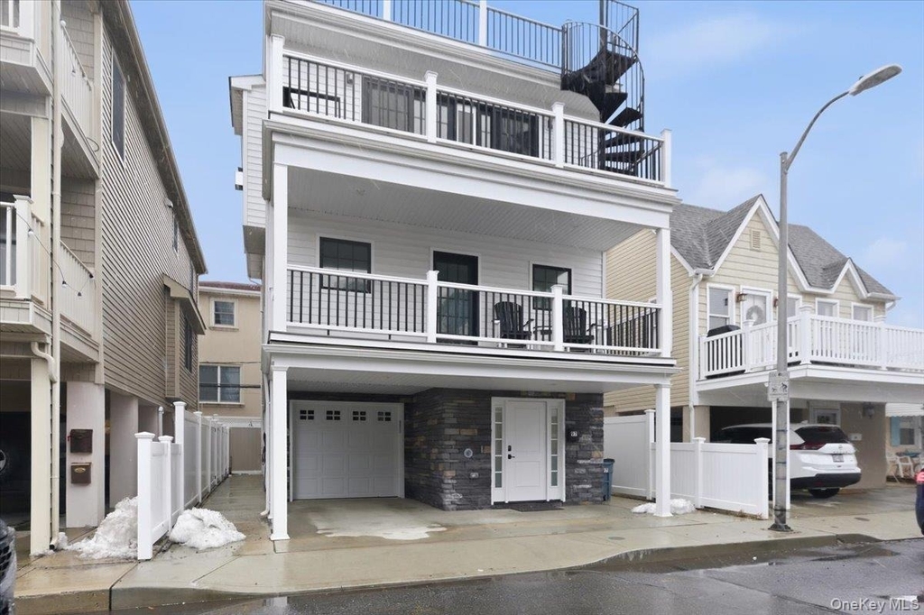97 Wisconsin Street - Photo 0