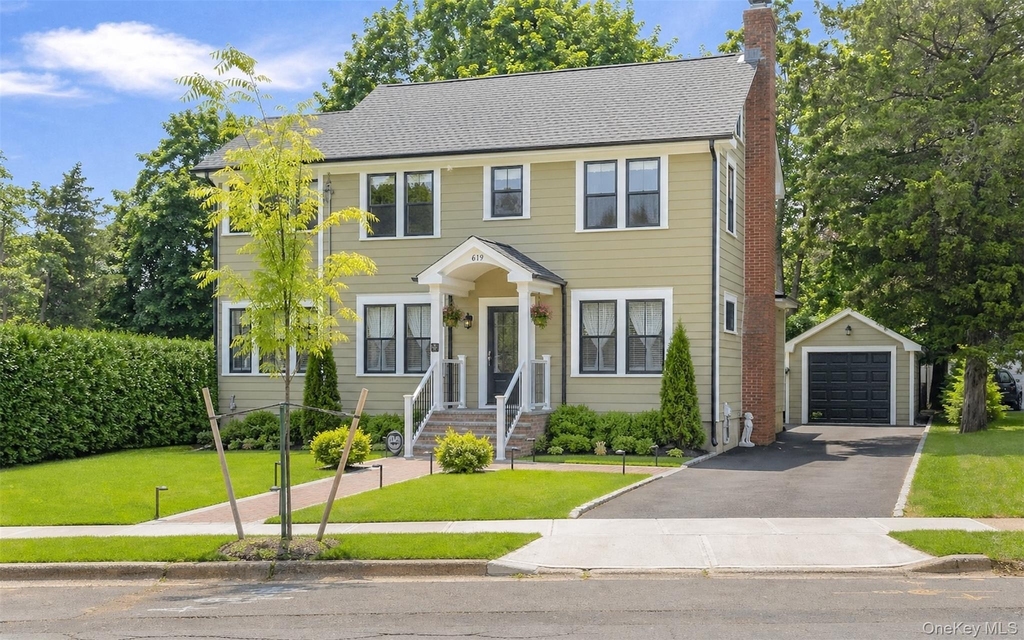 619 Bailey Avenue - Photo 1