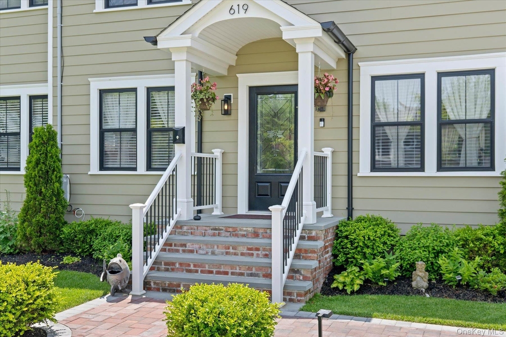 619 Bailey Avenue - Photo 2