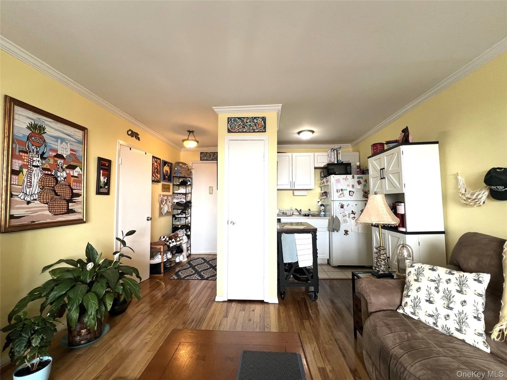855 E Broadway - Photo 2