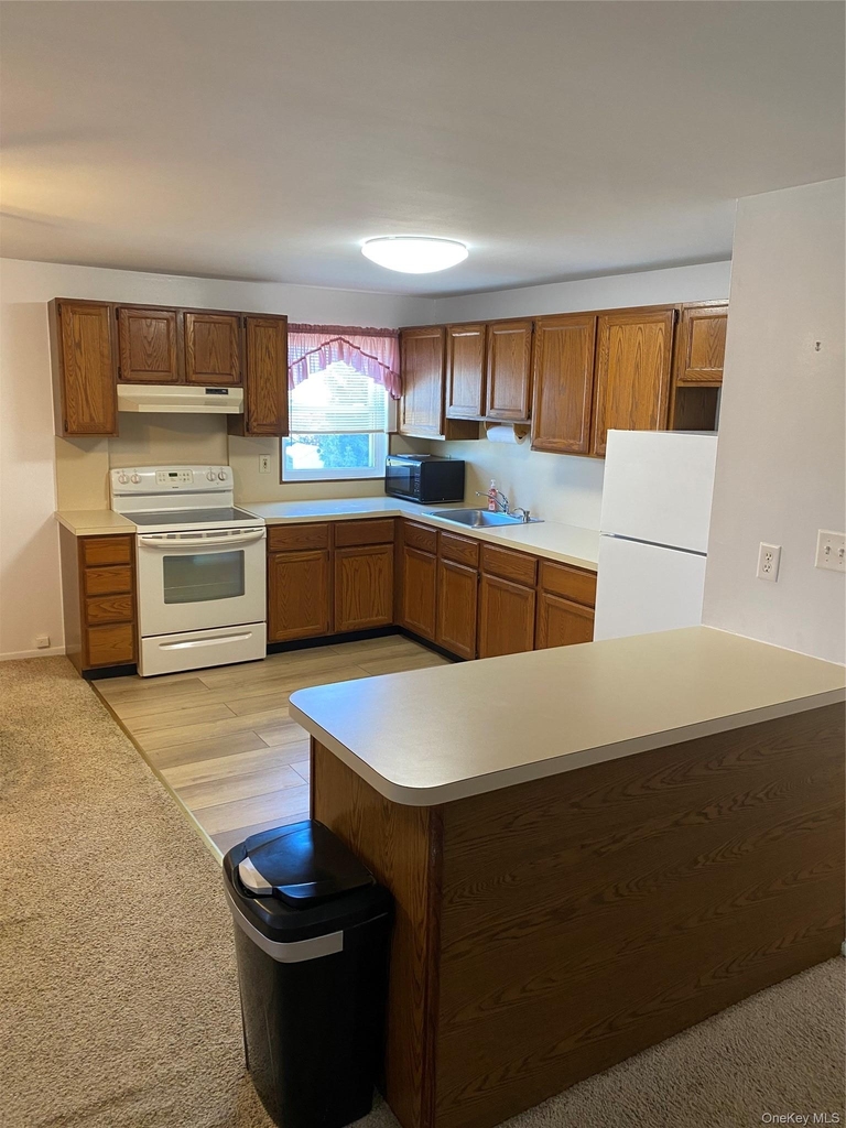 124 Chelsea Avenue - Photo 0