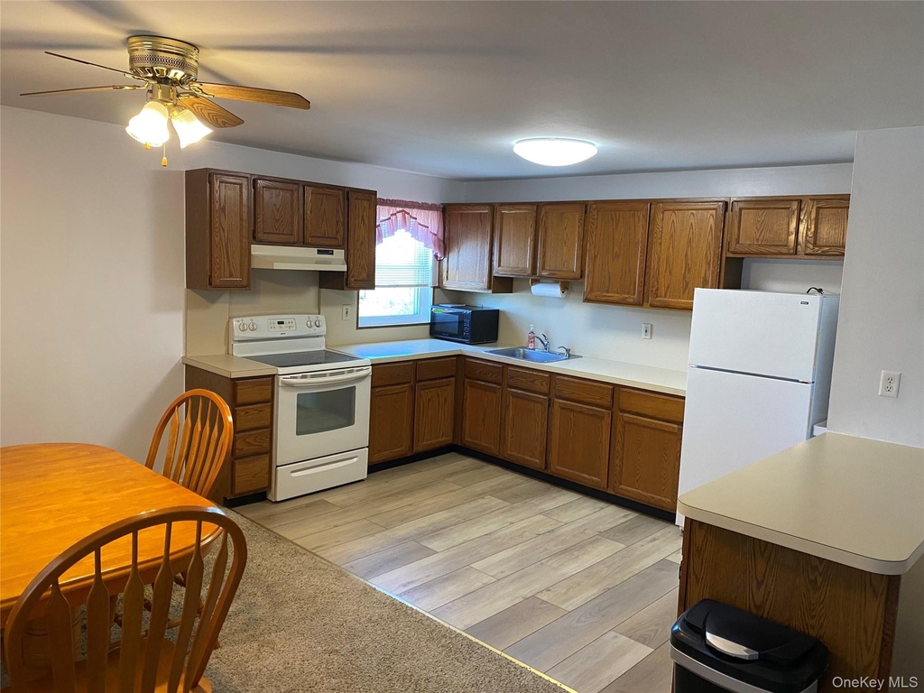 124 Chelsea Avenue - Photo 1