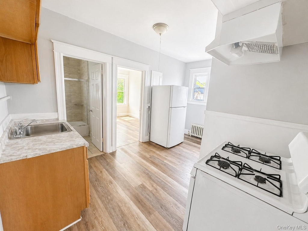 144 Mansion Street - Photo 3