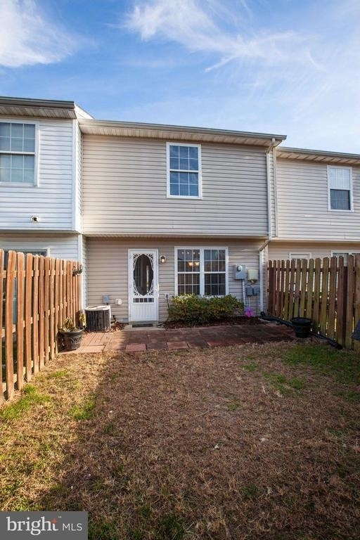 10502 Guilderland Court - Photo 15