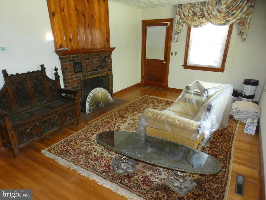 9517 Brock Road - Photo 2