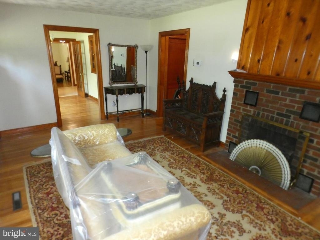 9517 Brock Road - Photo 1