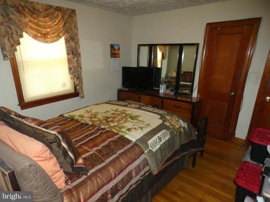 9517 Brock Road - Photo 9