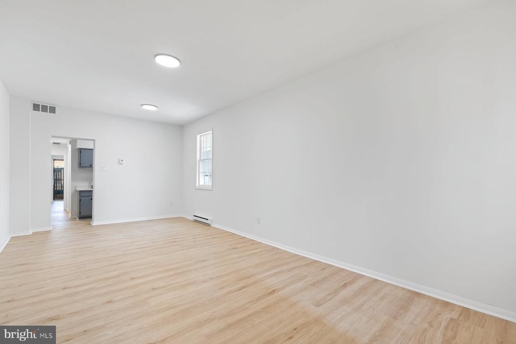 207 S Patrick Street - Photo 2