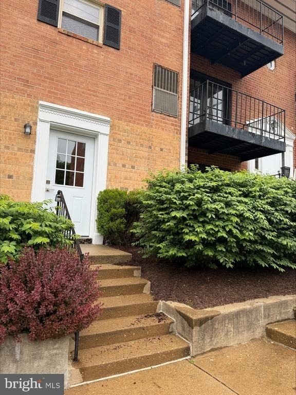5931 Quantrell Avenue - Photo 12