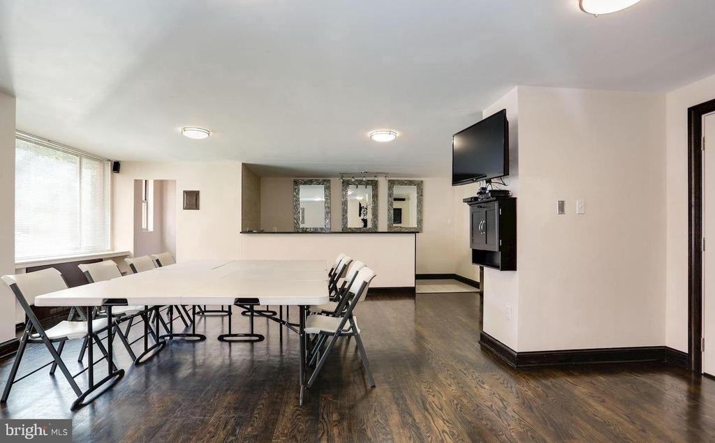 1111 Arlington Boulevard - Photo 3