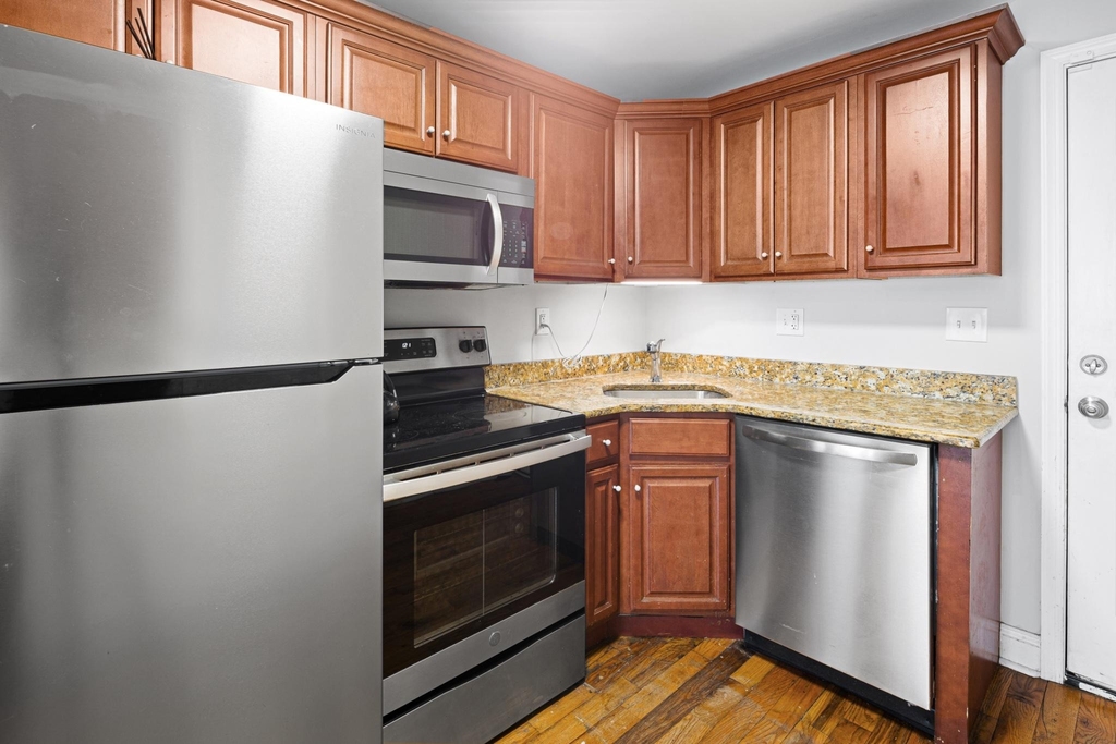 1609 W Stiles Street - Photo 8