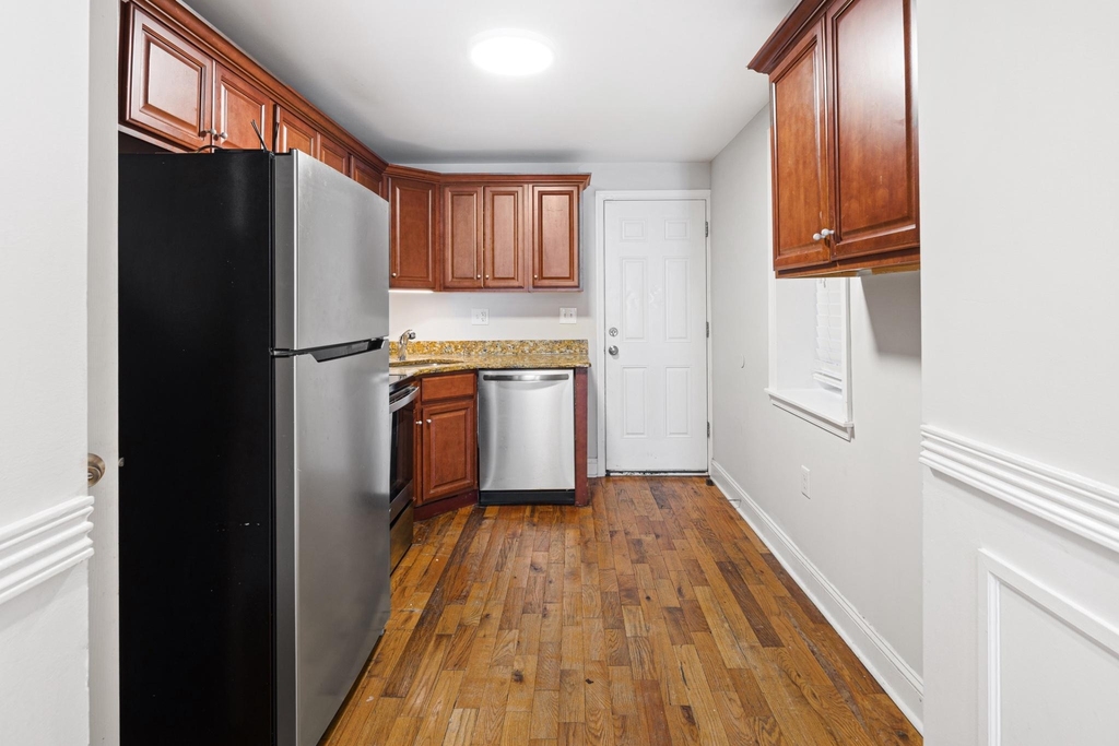 1609 W Stiles Street - Photo 7