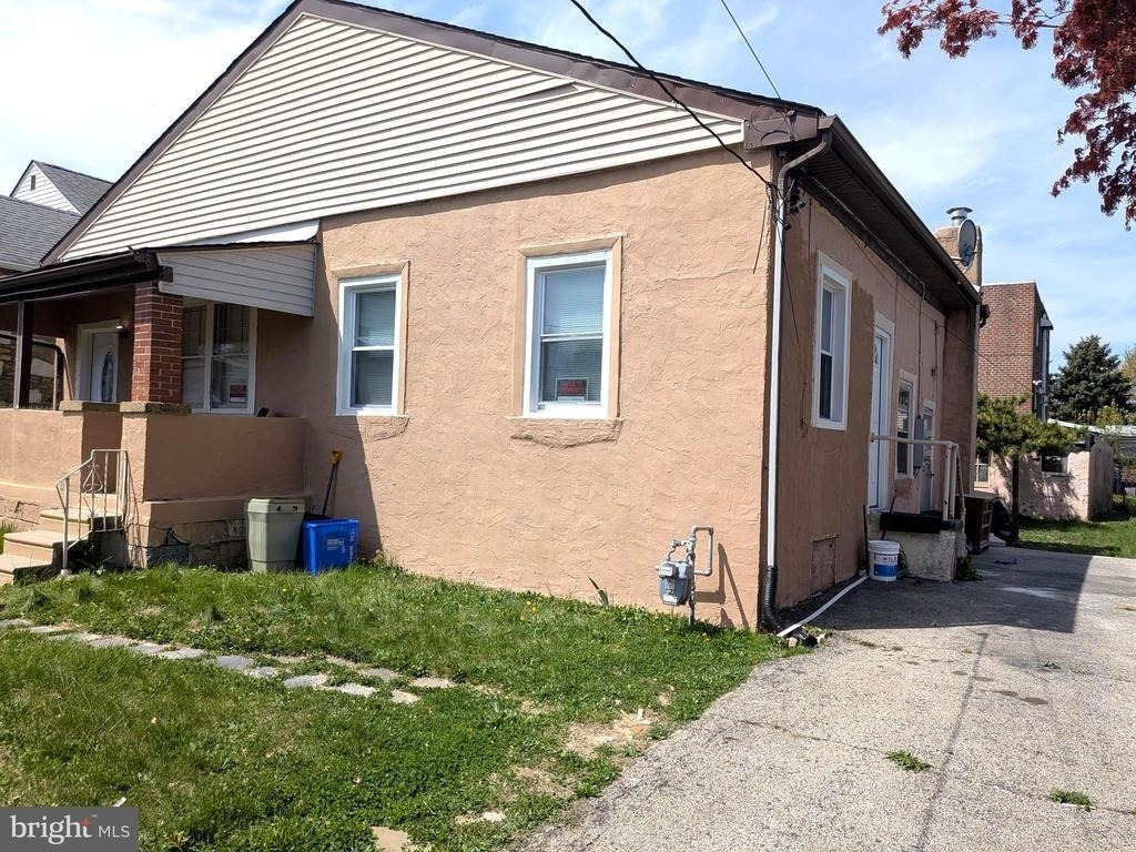 7524 Whitaker Avenue - Photo 3