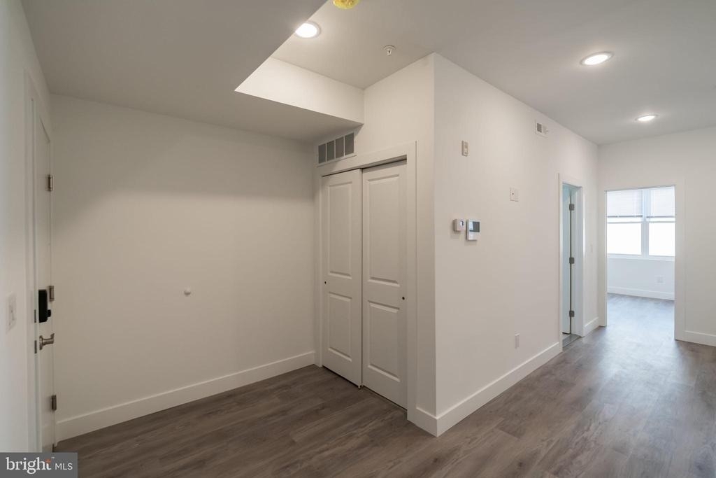 1709 Snyder Avenue - Photo 6