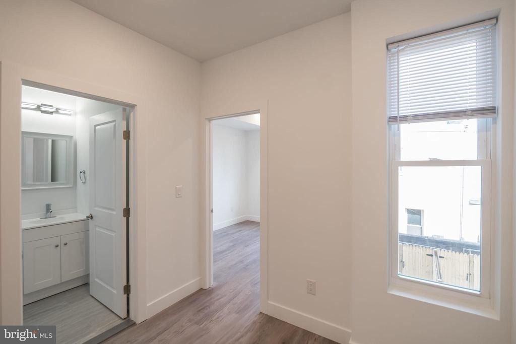 1709 Snyder Avenue - Photo 7