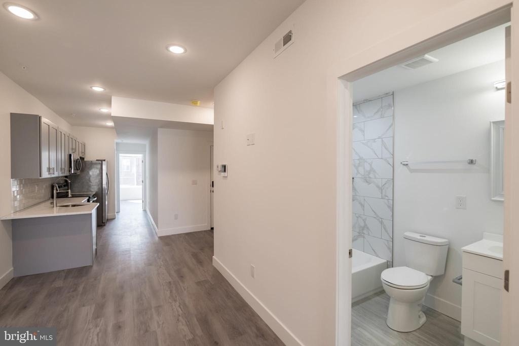 1709 Snyder Avenue - Photo 2