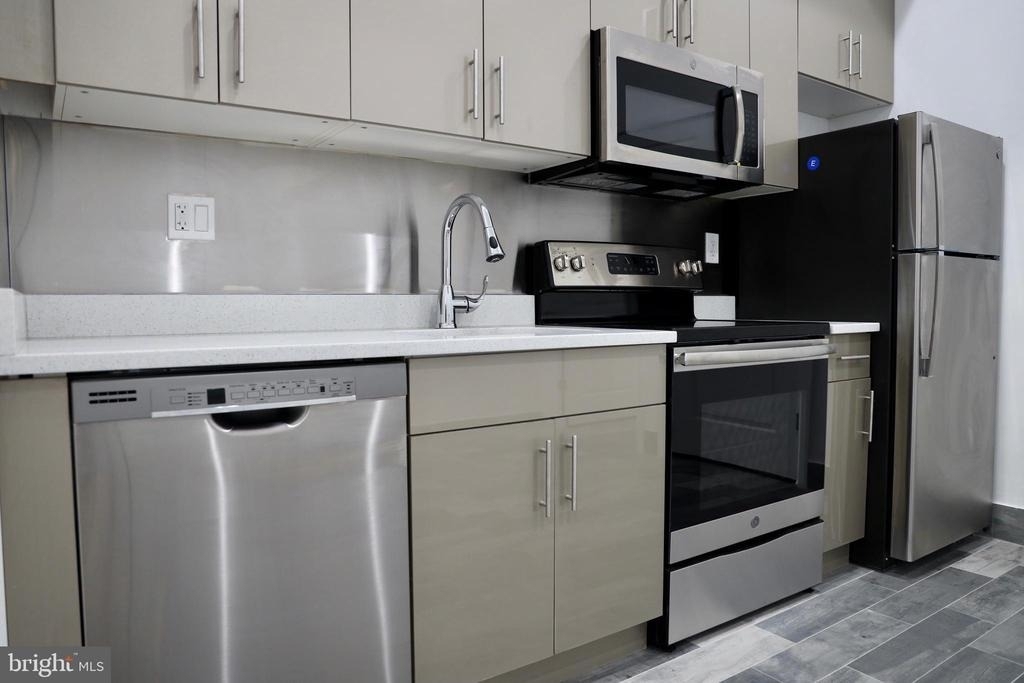 1231 Vine Street - Photo 7