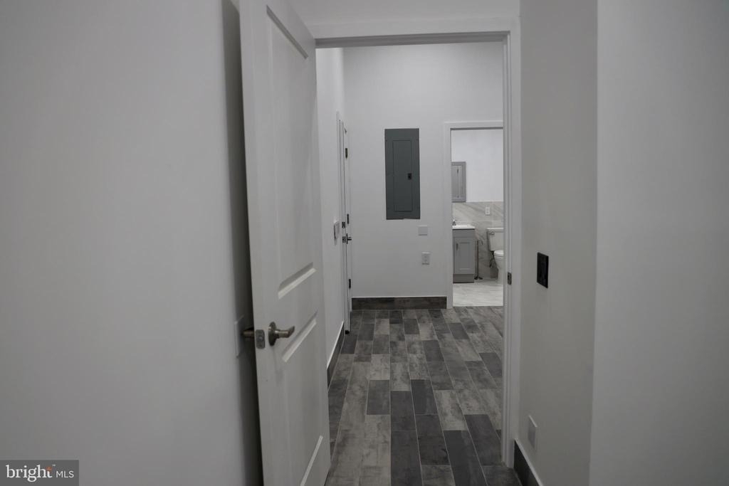 1231 Vine Street - Photo 19