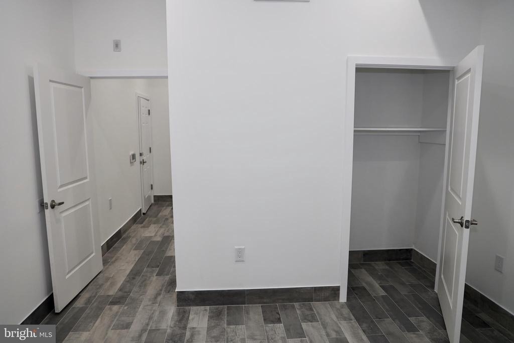 1231 Vine Street - Photo 12