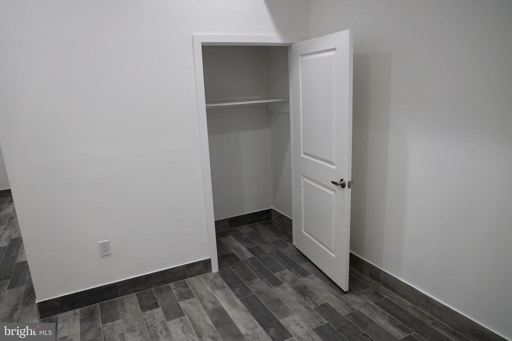 1231 Vine Street - Photo 17