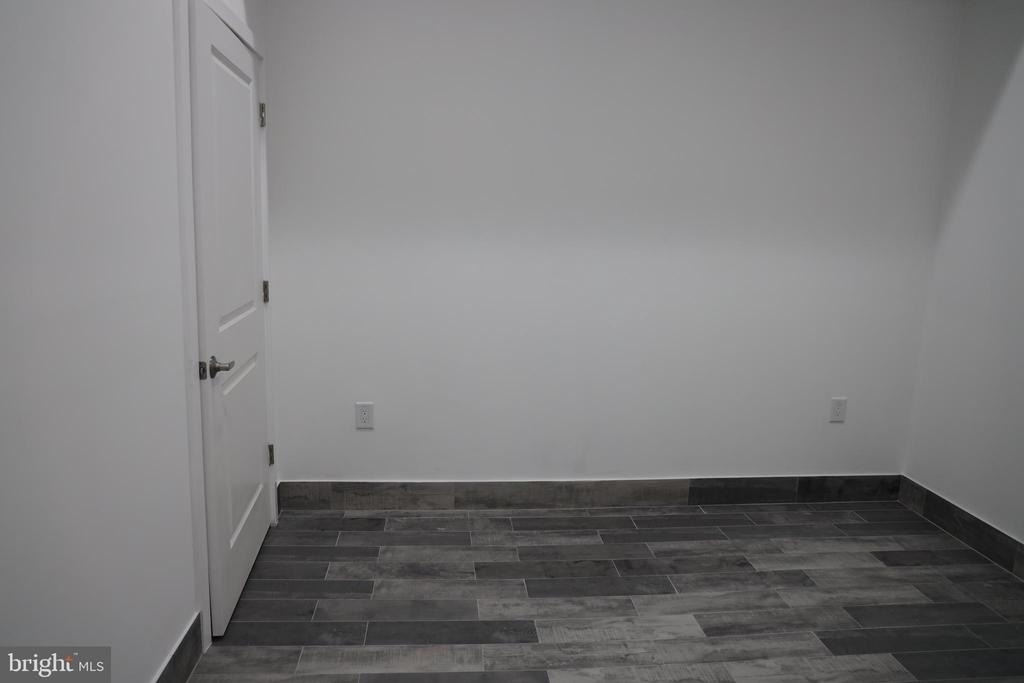 1231 Vine Street - Photo 16