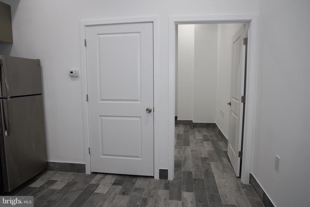 1231 Vine Street - Photo 11