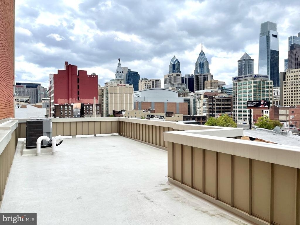 1231 Vine Street - Photo 30