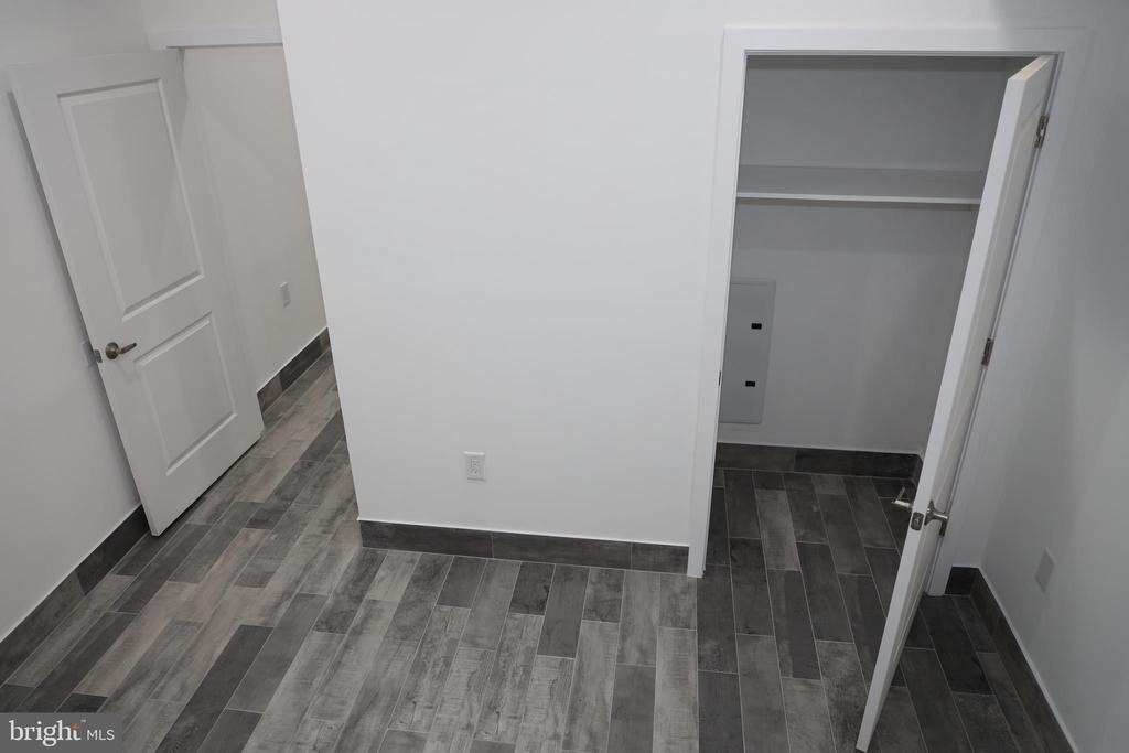 1231 Vine Street - Photo 13