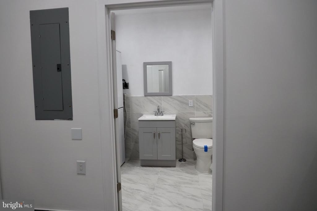 1231 Vine Street - Photo 21