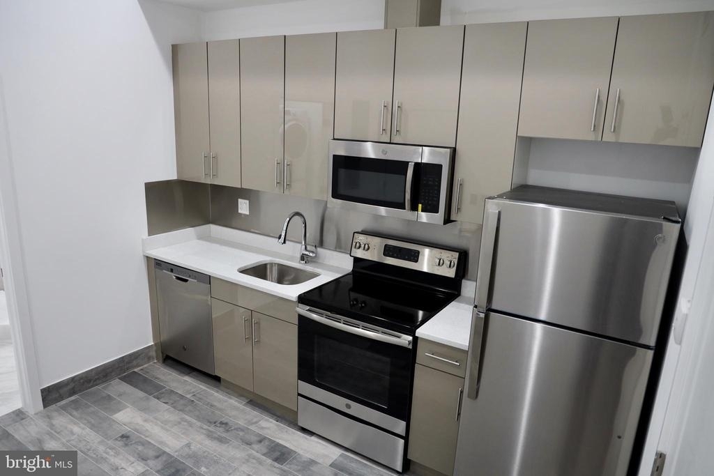 1231 Vine Street - Photo 8