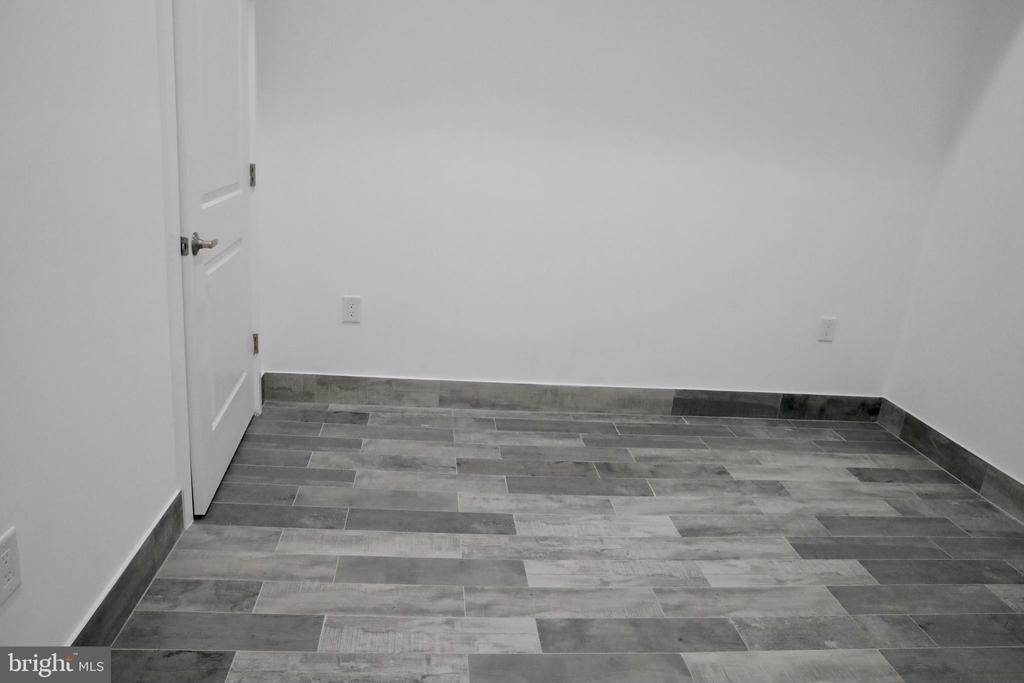 1231 Vine Street - Photo 15