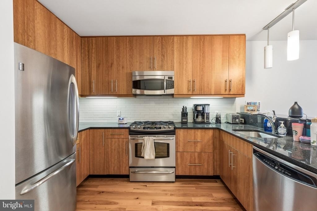 1425 Locust Street - Photo 7
