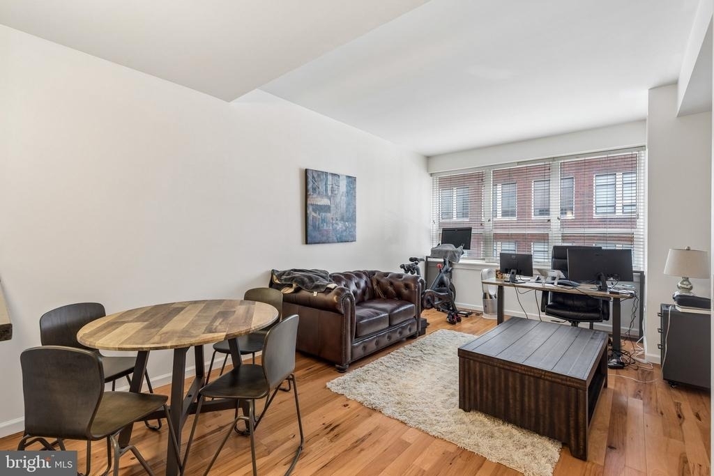 1425 Locust Street - Photo 4
